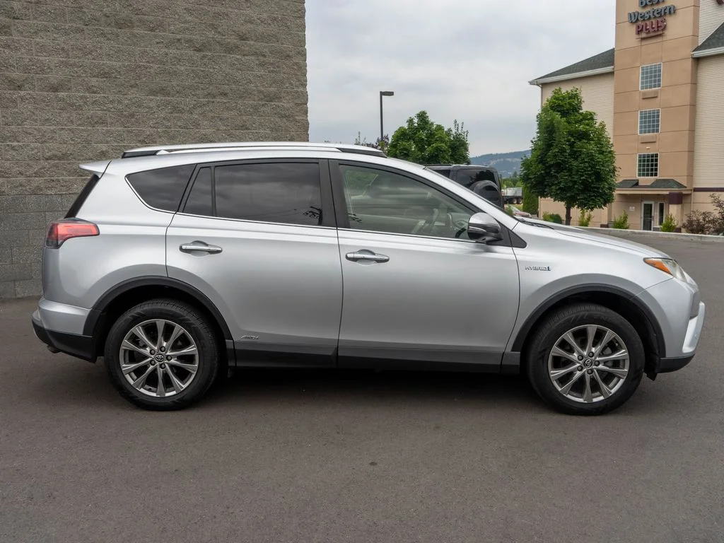 Used 2016 Silver Toyota Limited image 8
