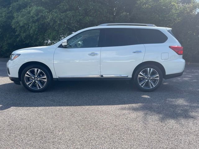 Used 2019 White Nissan Platinum image 5