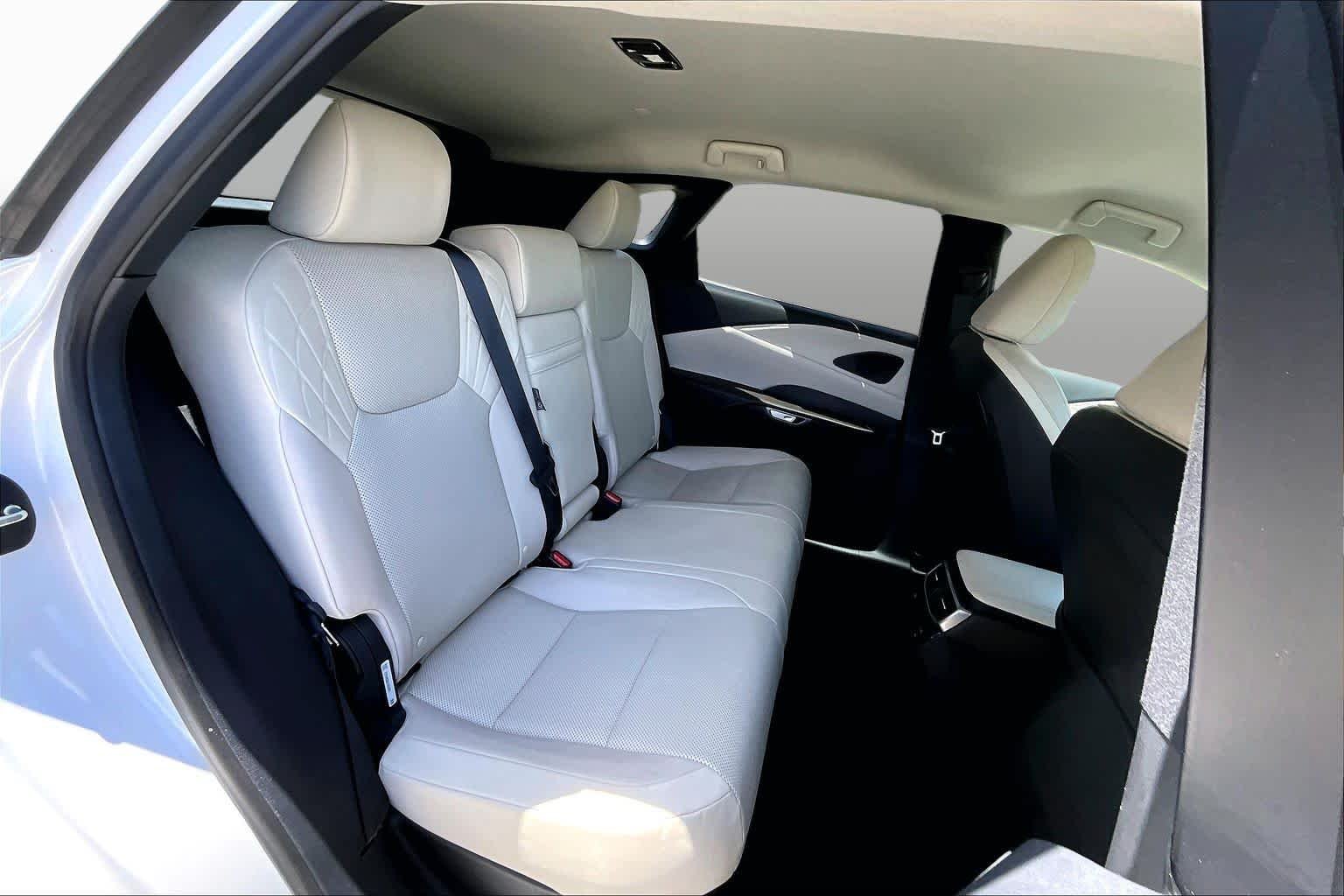 Used 2023 Eminent White Pearl Lexus  image 32