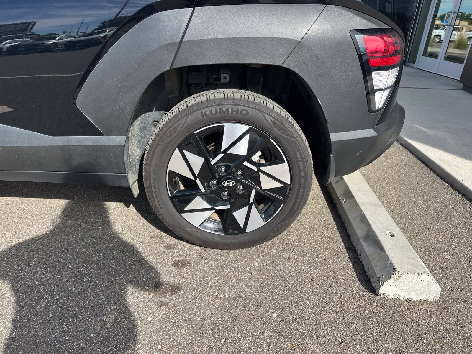 Certified Used 2025 Black Hyundai SEL image 7
