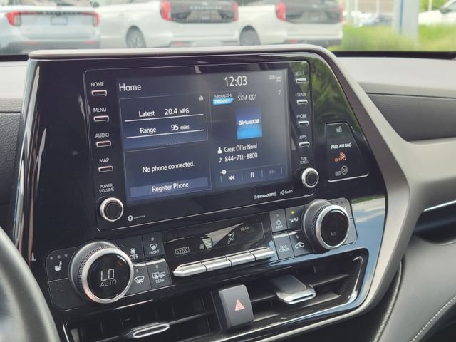 Certified Used 2022  Toyota XLE image 18