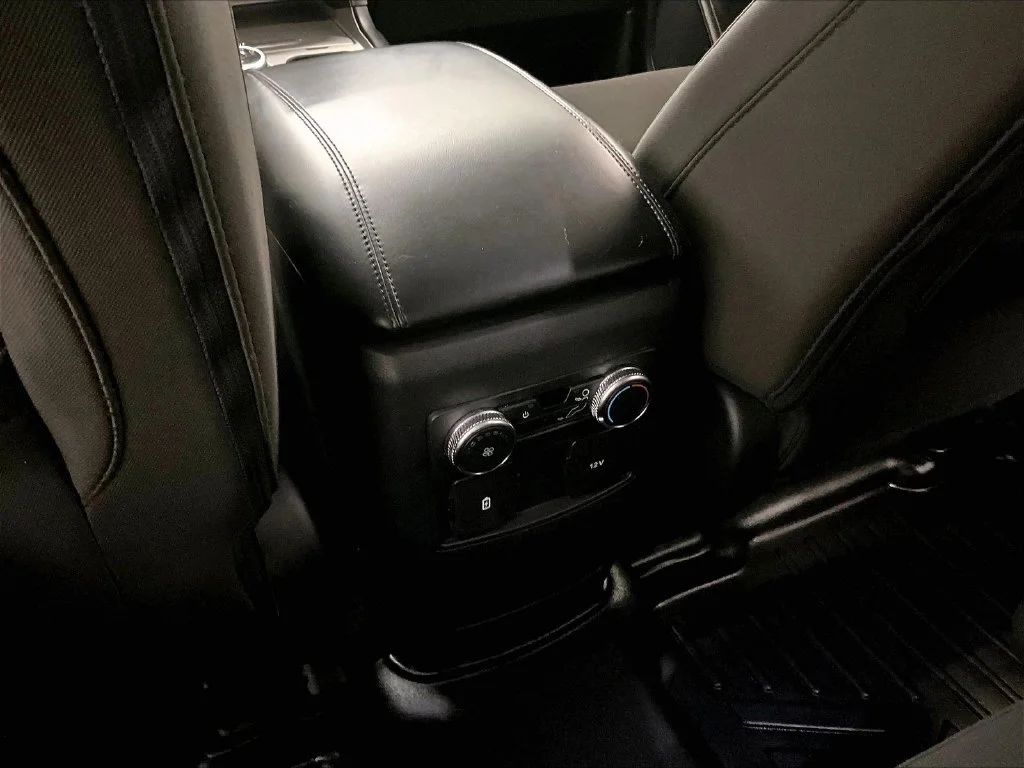 Used 2021 Black Ford XLT image 10