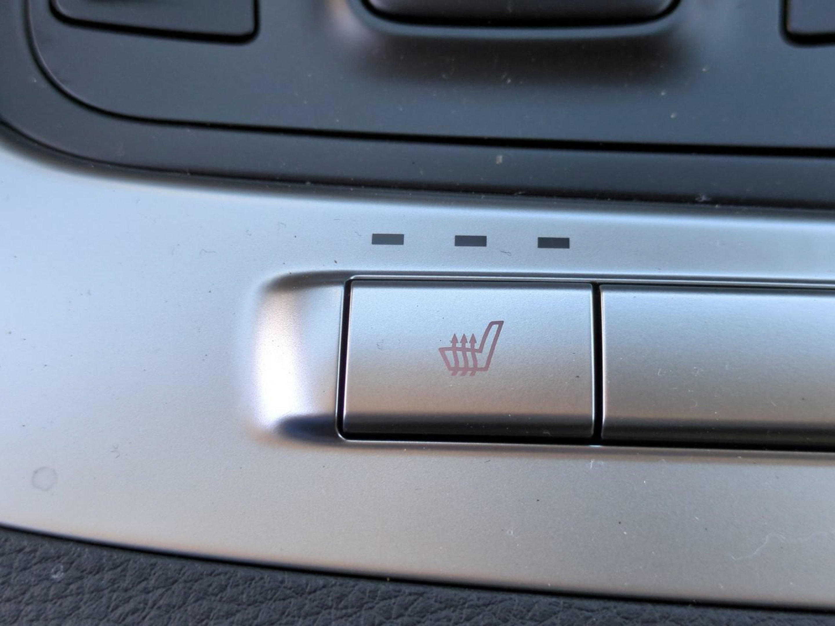 New 2026 Snow White Pearl Kia LXS image 34