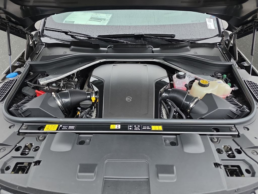 New 2025 Match-to-Sample Black in Satin finish LAND ROVER SV Edition Two image 32