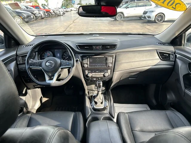 Used 2018 Magnetic Black Nissan SL image 20