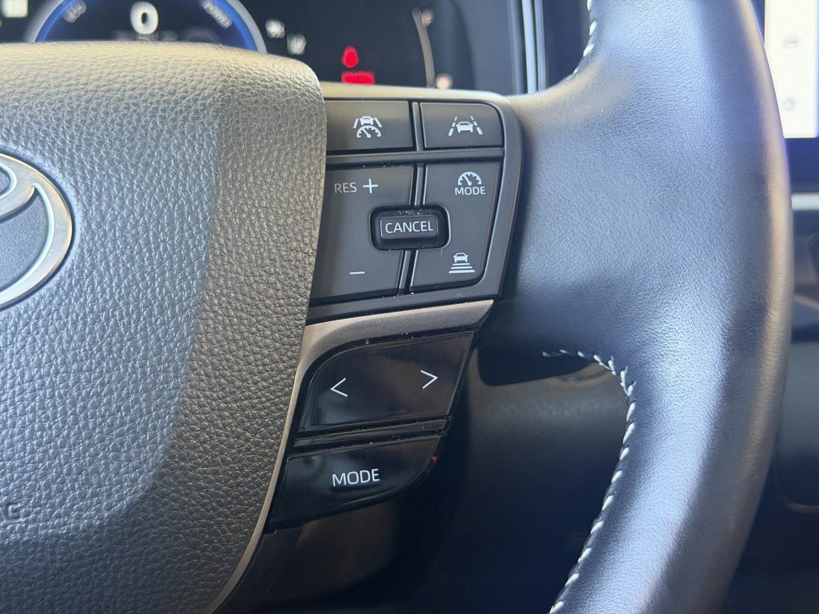 Used 2025 Underground Toyota SE image 14