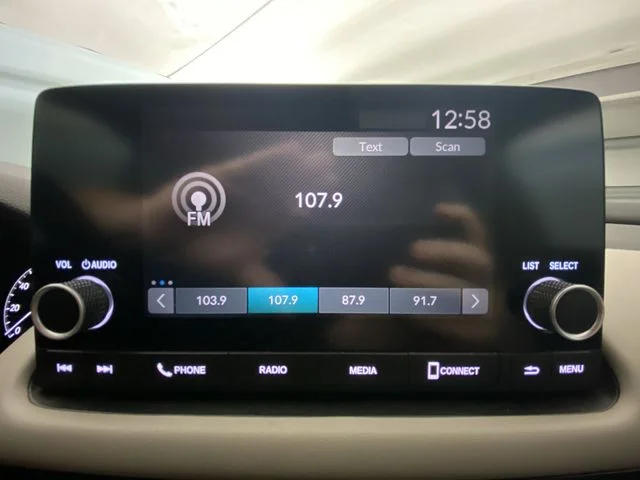 Used 2023 Silver Honda LX image 16