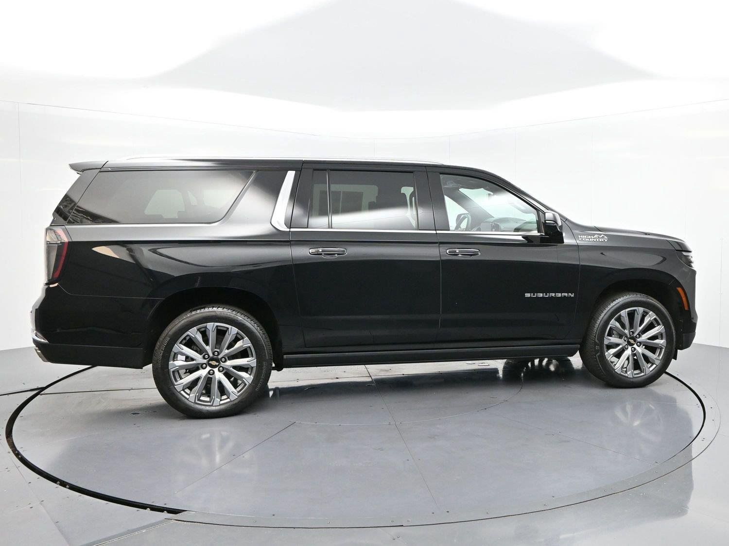 Used 2025 Black Chevrolet High Country image 8