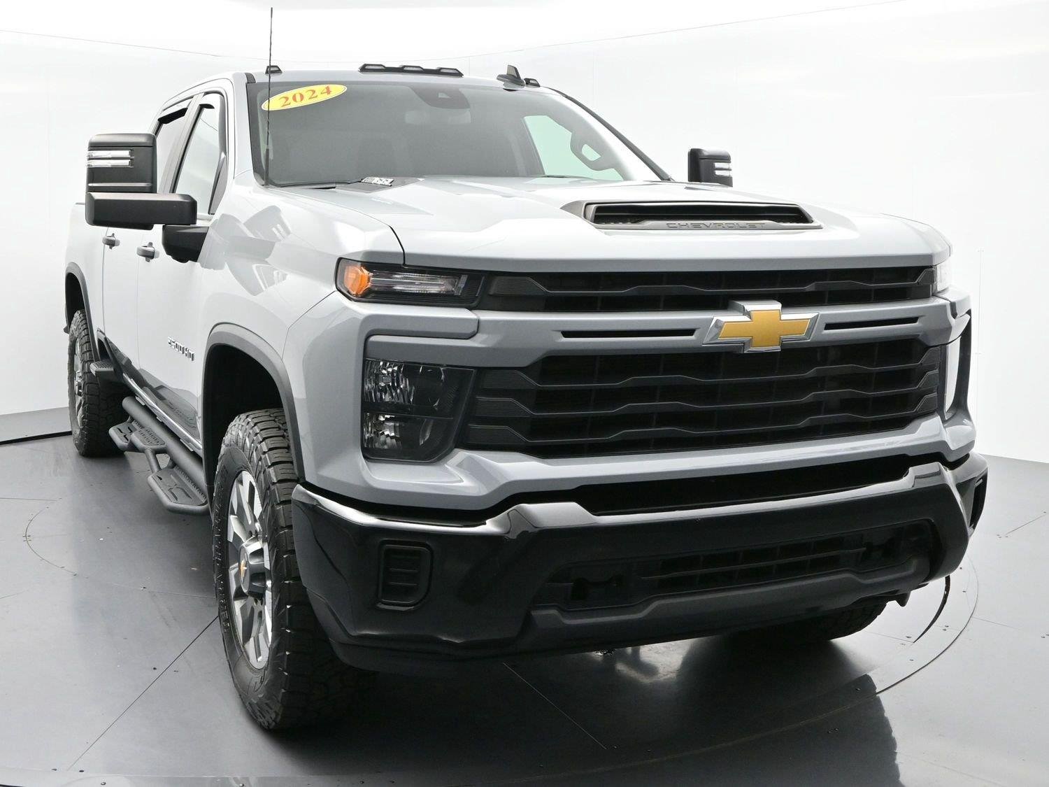 Used 2024 Slate Gray Metallic Chevrolet Custom image 2
