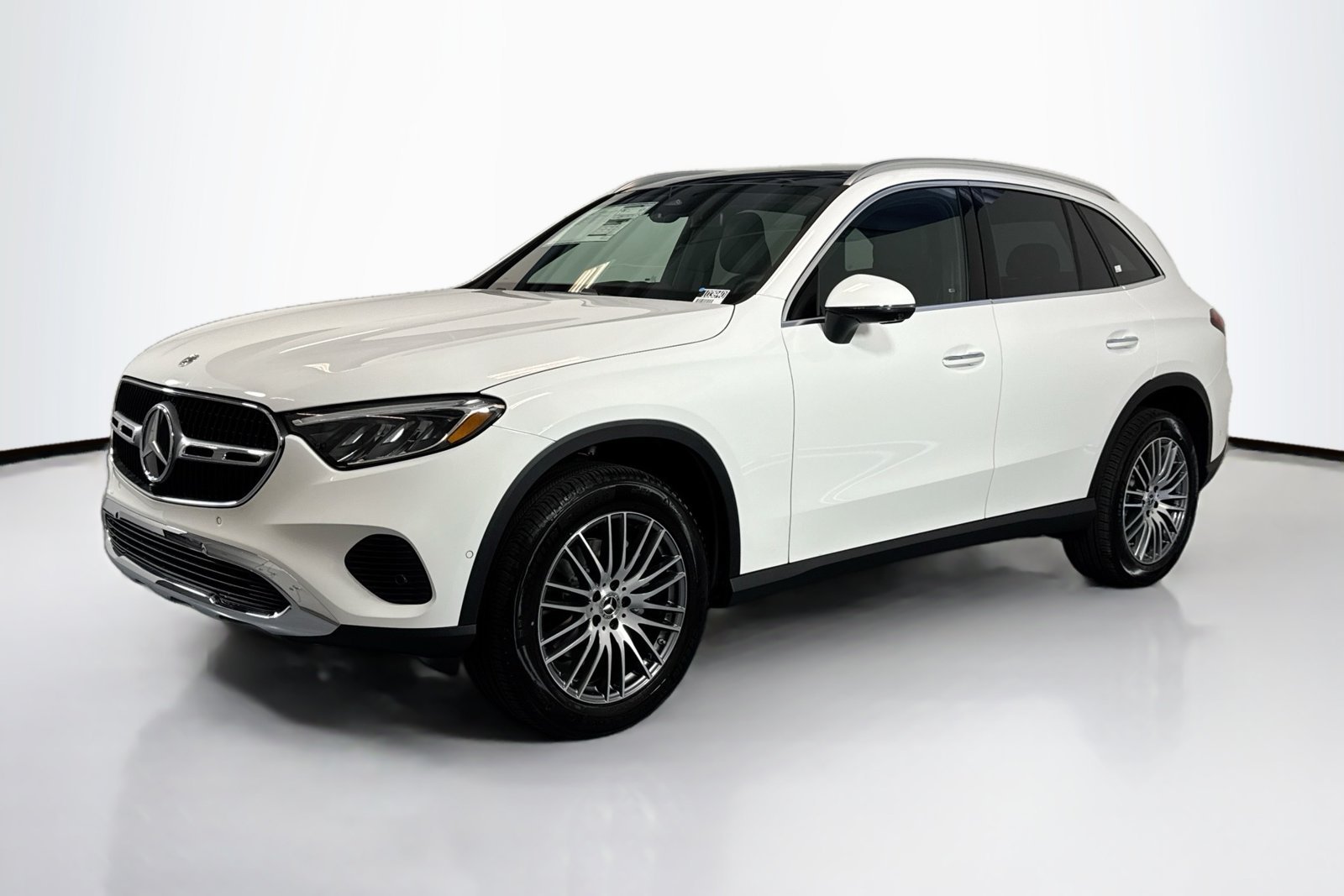 New 2026 Polar White Mercedes-Benz GLC 300 image 1