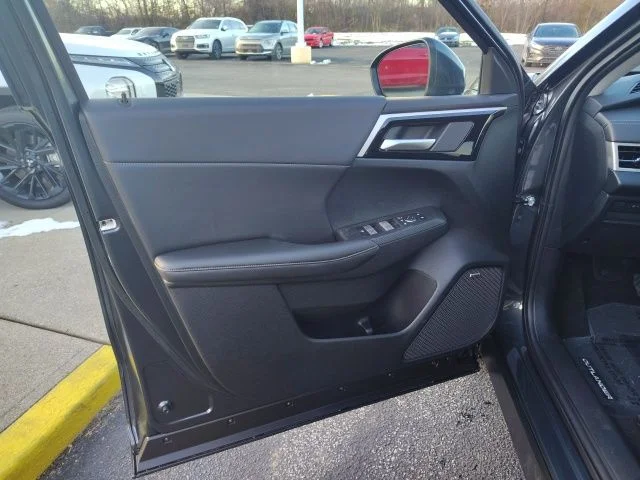 New 2026 Gray Mitsubishi SE image 12
