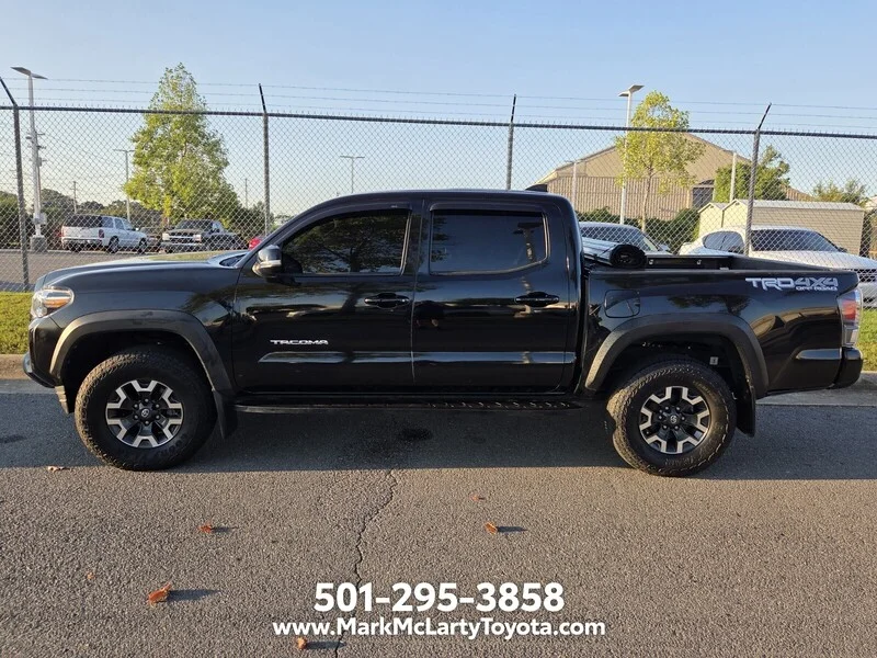 Used 2023  TOYOTA  image 7