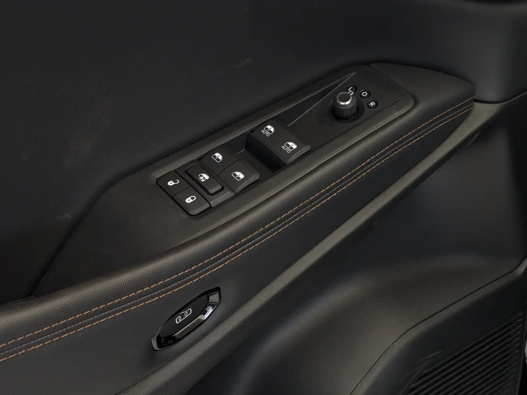 New 2026 Black Jeep Limited - - 4x4 - 1.6L Turbo Hybrid - Power Liftgate - Wireless Charging & More! image 15