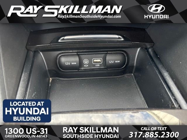 Used 2016 Black Kia EX image 27