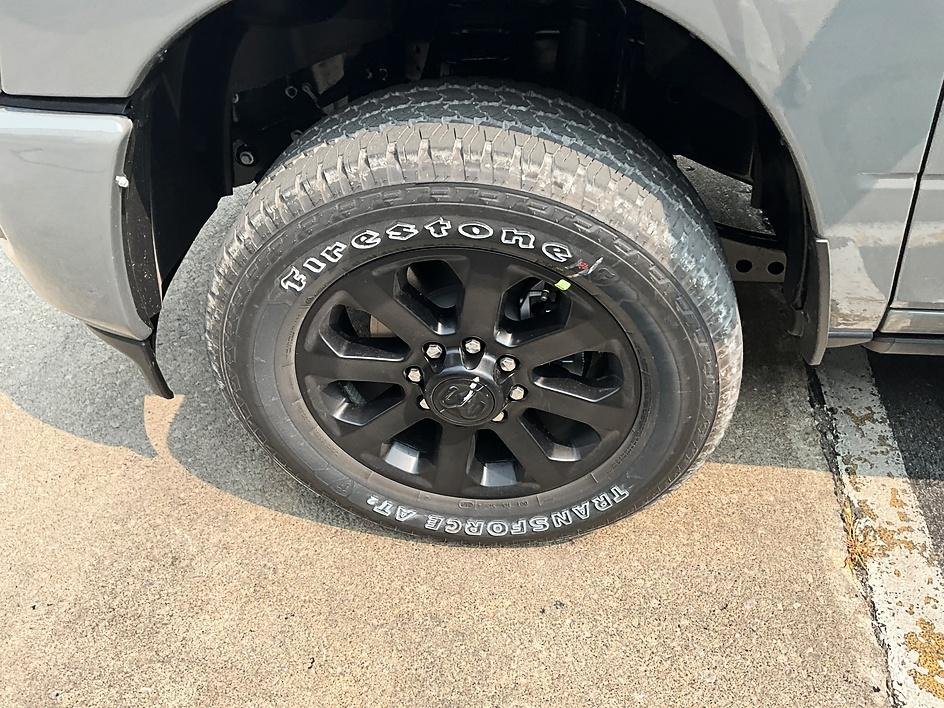 New 2026 Ceramic Gray Clear-Coat Exterior Paint RAM Laramie image 10