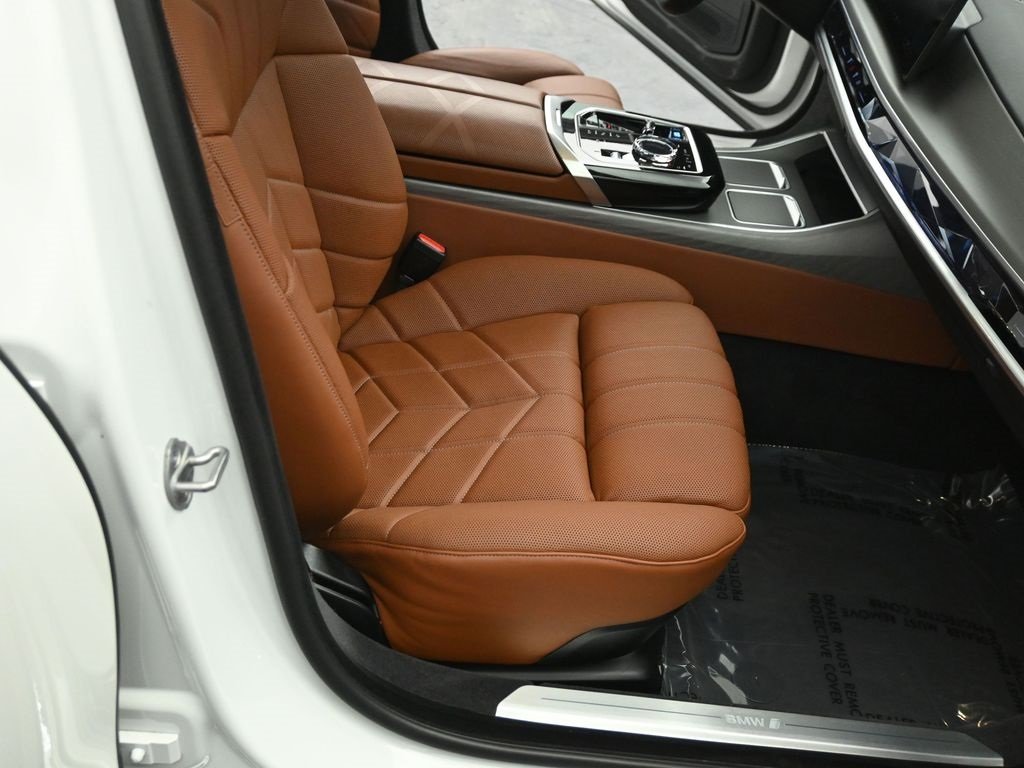 2023 BMW I7 - Image 29