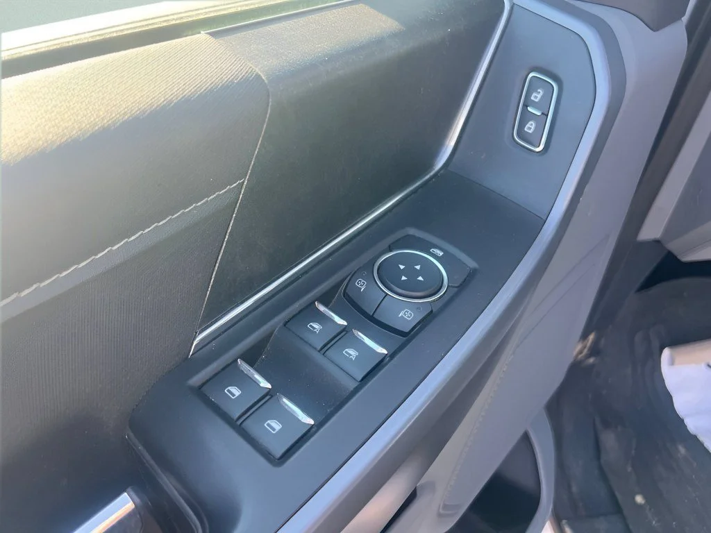 Certified Used 2022 Oxford White Ford XLT image 24