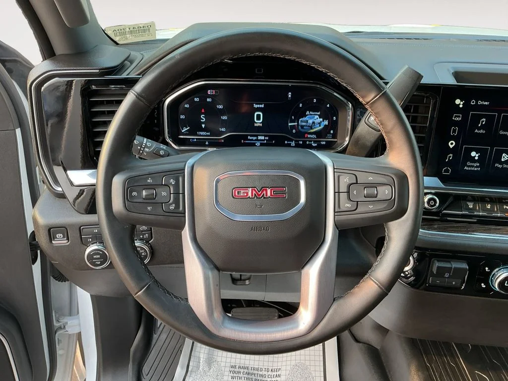 Used 2025 White GMC SLE image 13