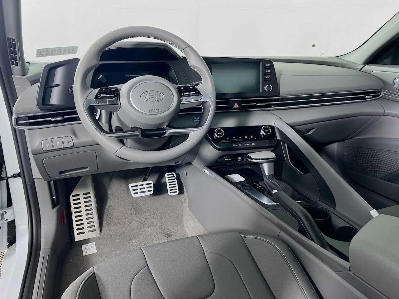 2026 Hyundai Elantra — photo 7