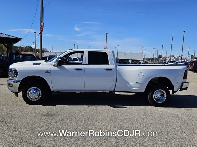 New 2026 Bright White Clear-Coat Exterior Paint RAM Tradesman image 4