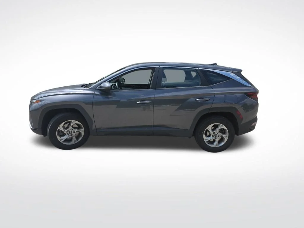 Used 2022 Gray Hyundai SE image 8