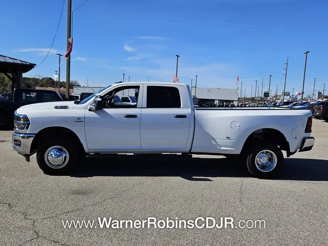 New 2026 Bright White Clear-Coat Exterior Paint RAM Tradesman image 4