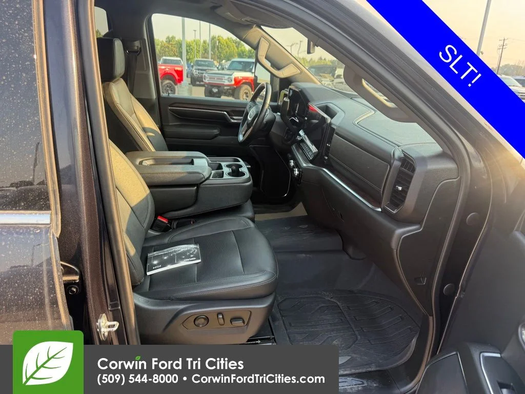 Used 2024  GMC SLT image 9