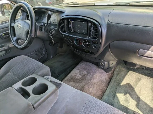 Used 2003 Silver Toyota SR5 image 32