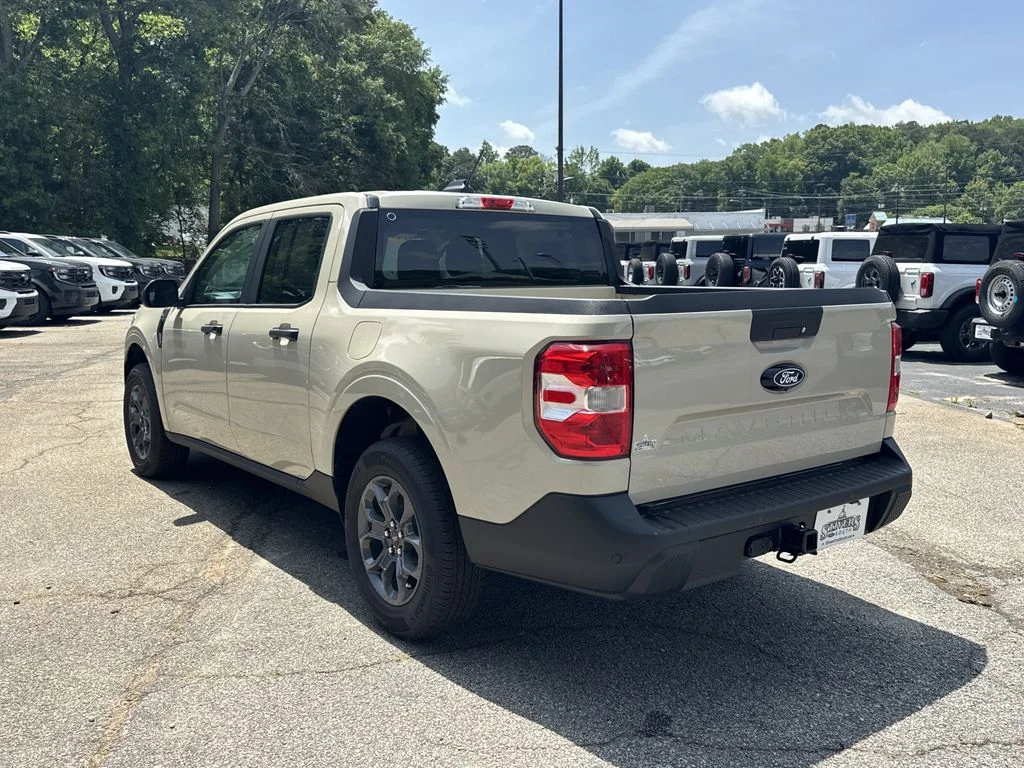 New 2025 Desert Sand Ford XLT image 5