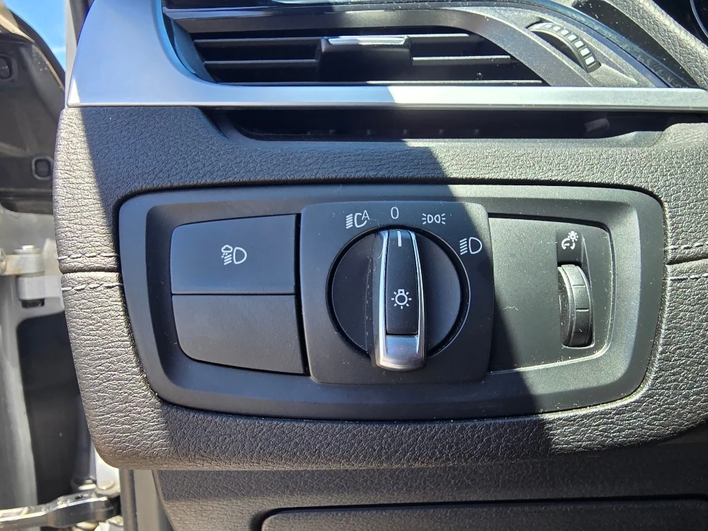 Used 2022 Glacier Silver Metallic BMW xDrive28i image 21