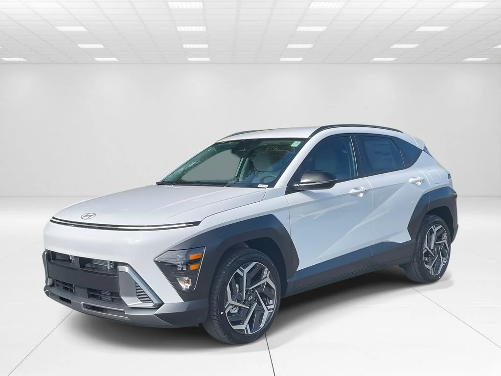 New 2026 White Hyundai SEL Premium image 3