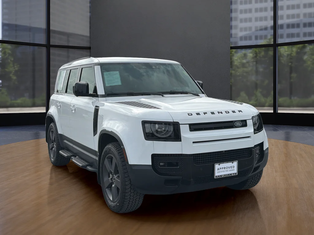 Used 2025 White Land Rover S image 10