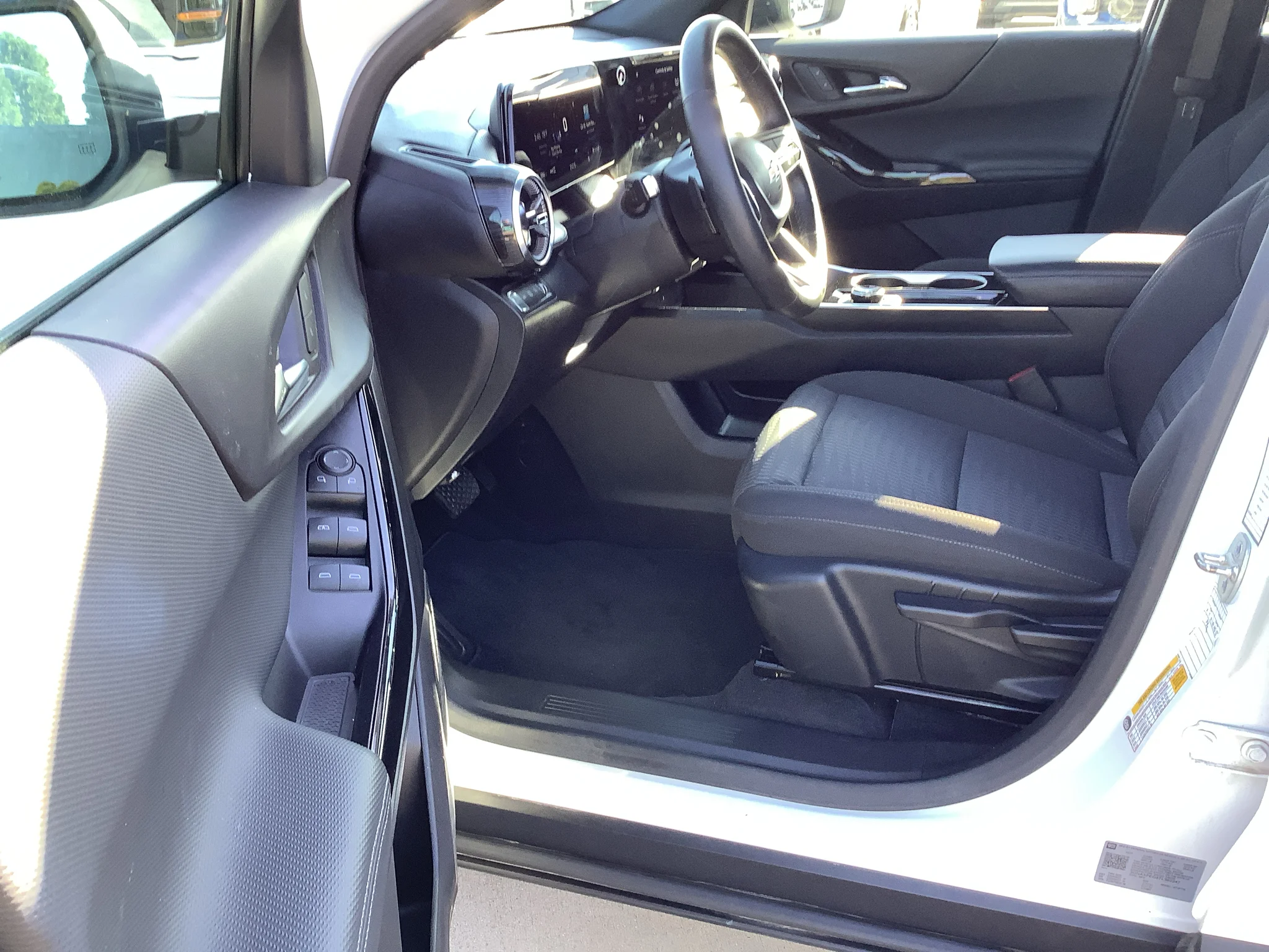 Used 2026 Summit White Chevrolet AWD LT image 8