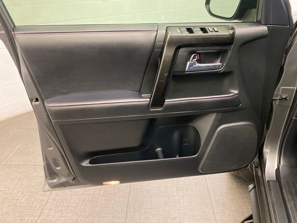 Used 2020 Gray Toyota Venture image 21