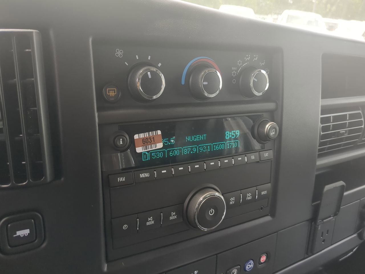 New 2025 Summit White GMC Work Van image 13