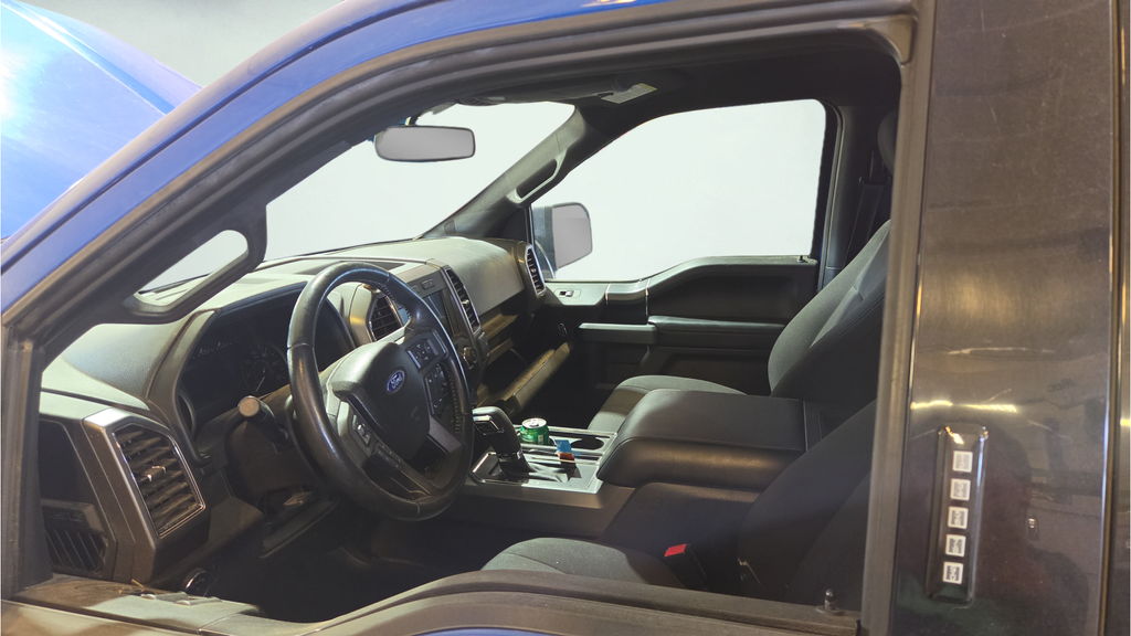 Used 2018 Blue Ford XLT image 5