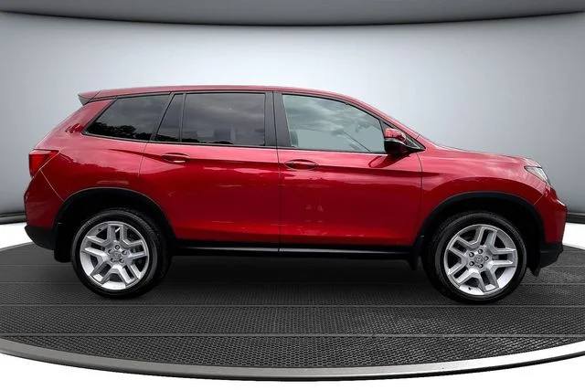 Used 2024 Red Honda EX-L image 4