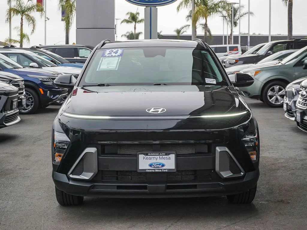 Used 2024 Black Hyundai SEL image 2