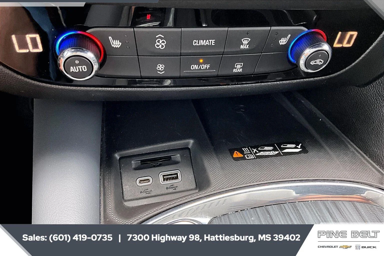 Used 2023 Summit White Buick Essence image 24