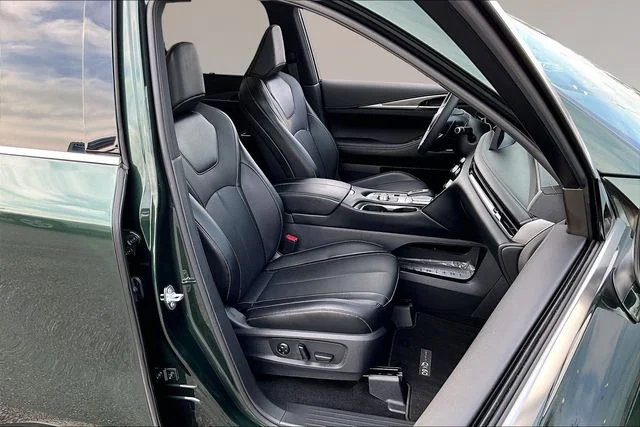 Used 2026 Green INFINITI LUXE image 27