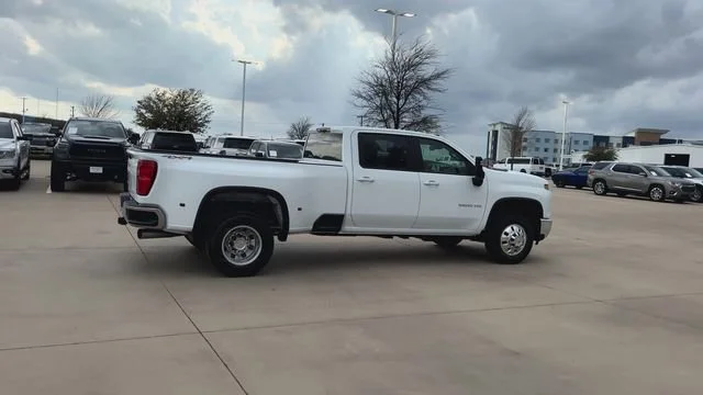 New 2026 Summit White Chevrolet LT DRW image 9