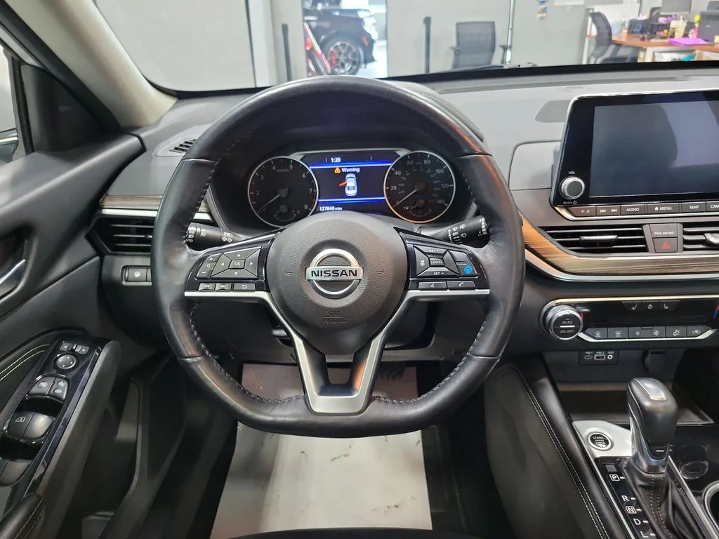 Used 2020 Silver Nissan 2.5 SL image 26