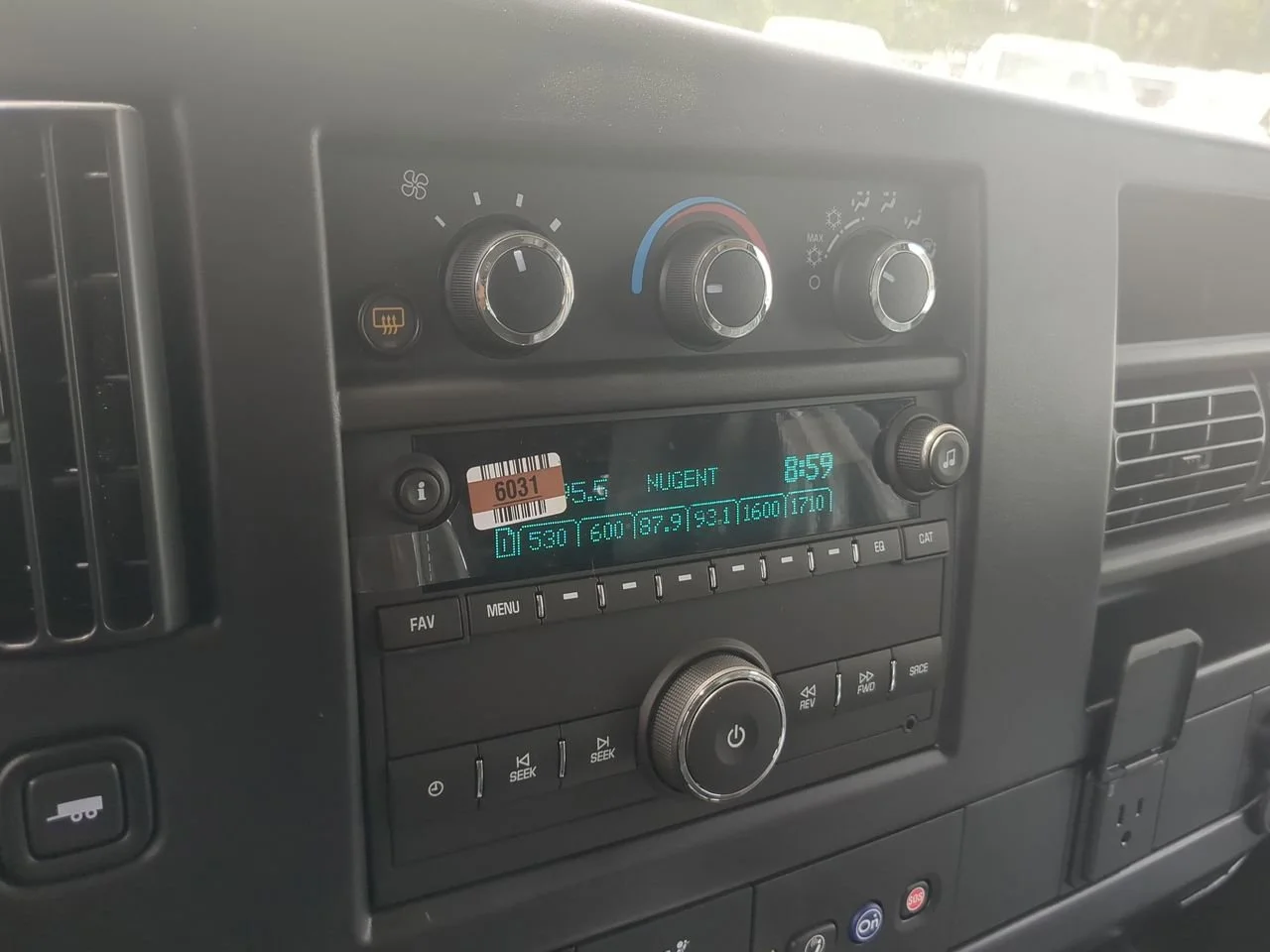 New 2025 Summit White GMC Work Van image 13