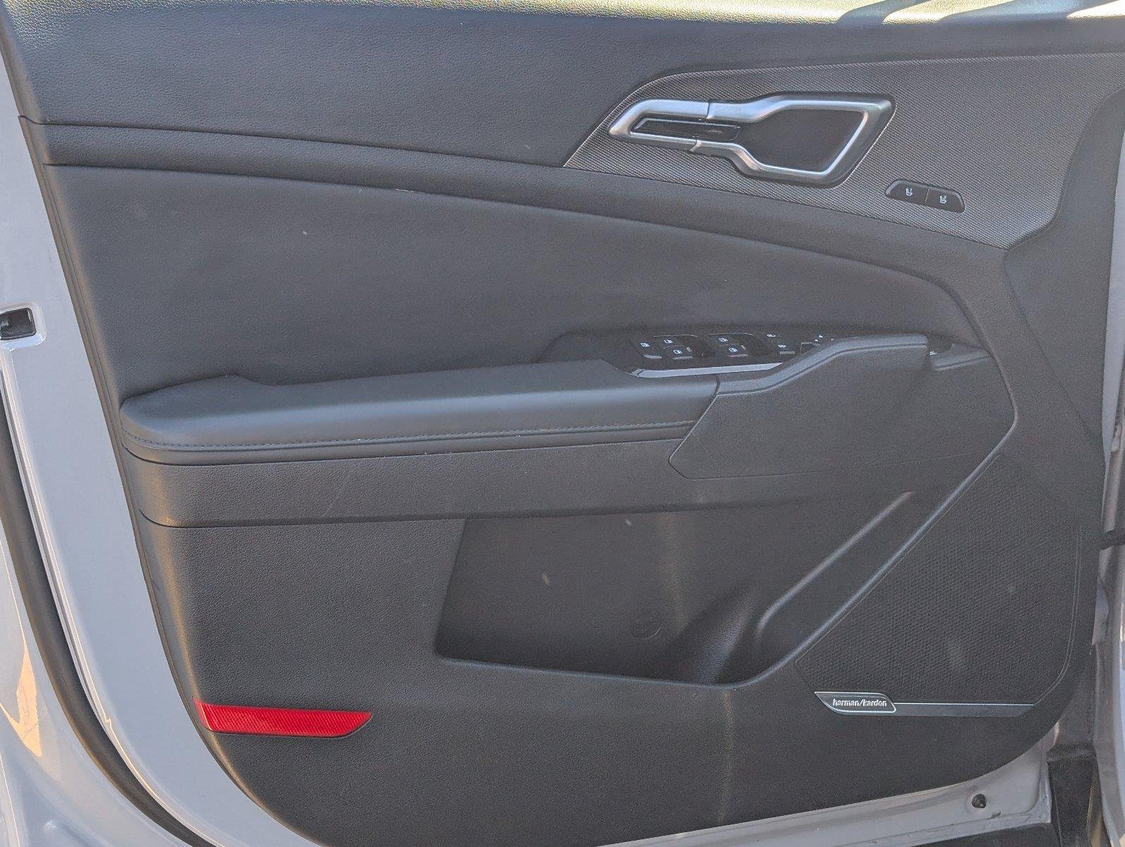 Used 2025 Wolf Gray Kia SX-Prestige image 12