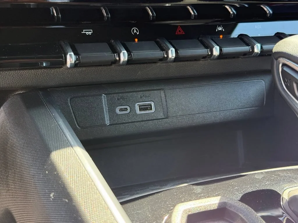 Used 2026 Onyx Black GMC Elevation image 24