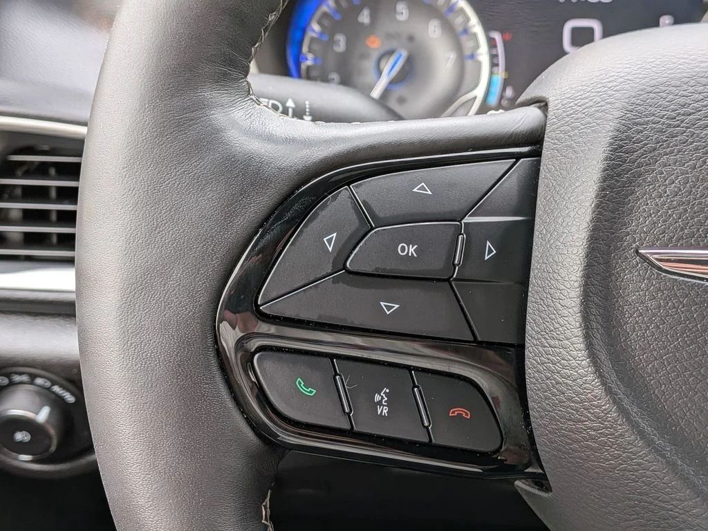 Used 2020 White Chrysler Launch Edition image 15