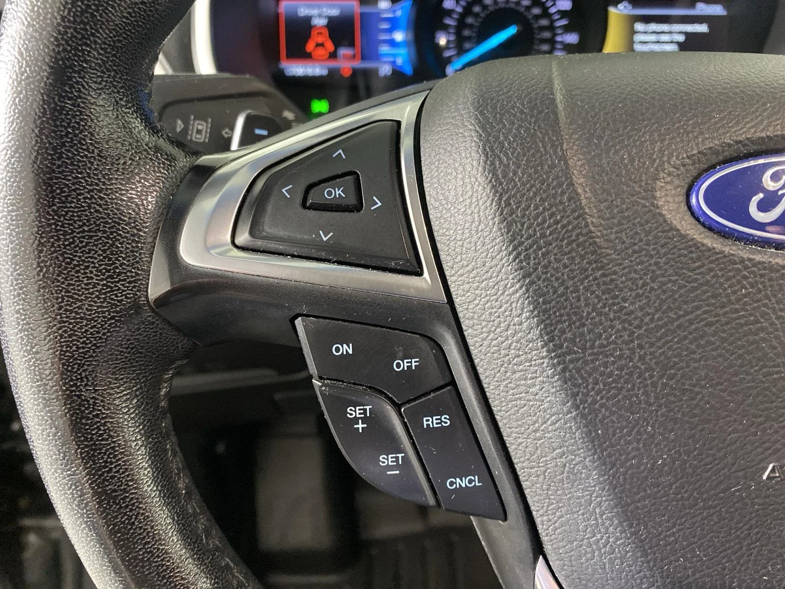 Used 2020  Ford SEL image 15