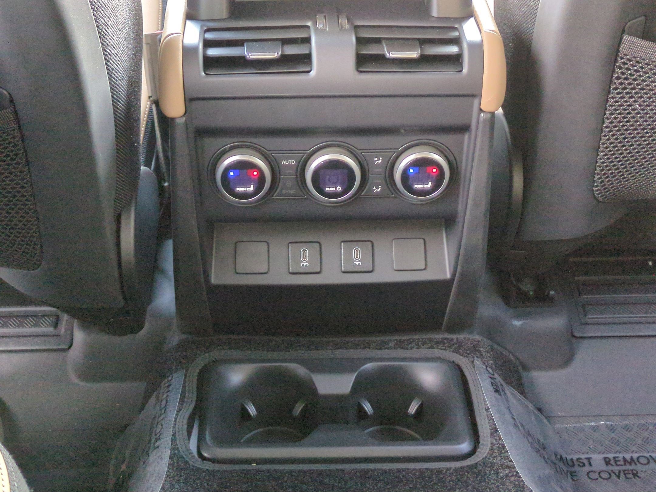 2026 Land Rover Defender V8 - Photo 24