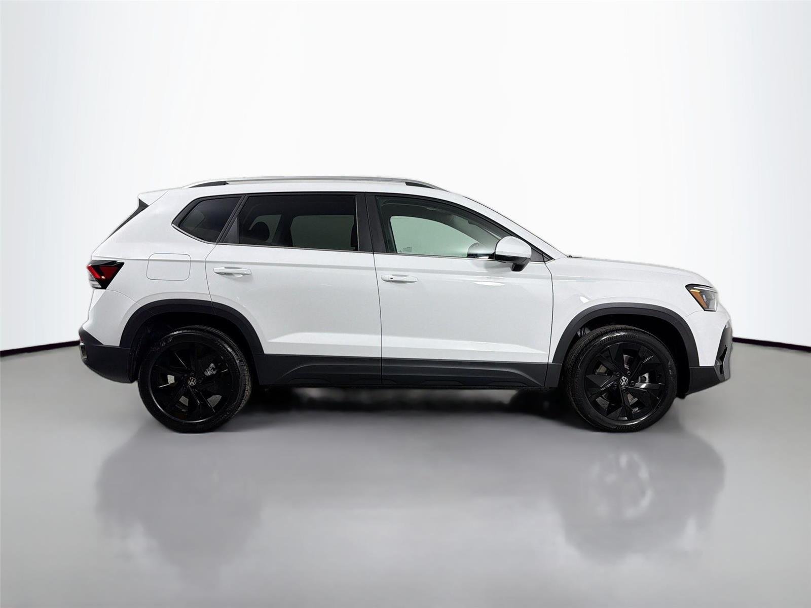 New 2026 Pure White Volkswagen SE image 4