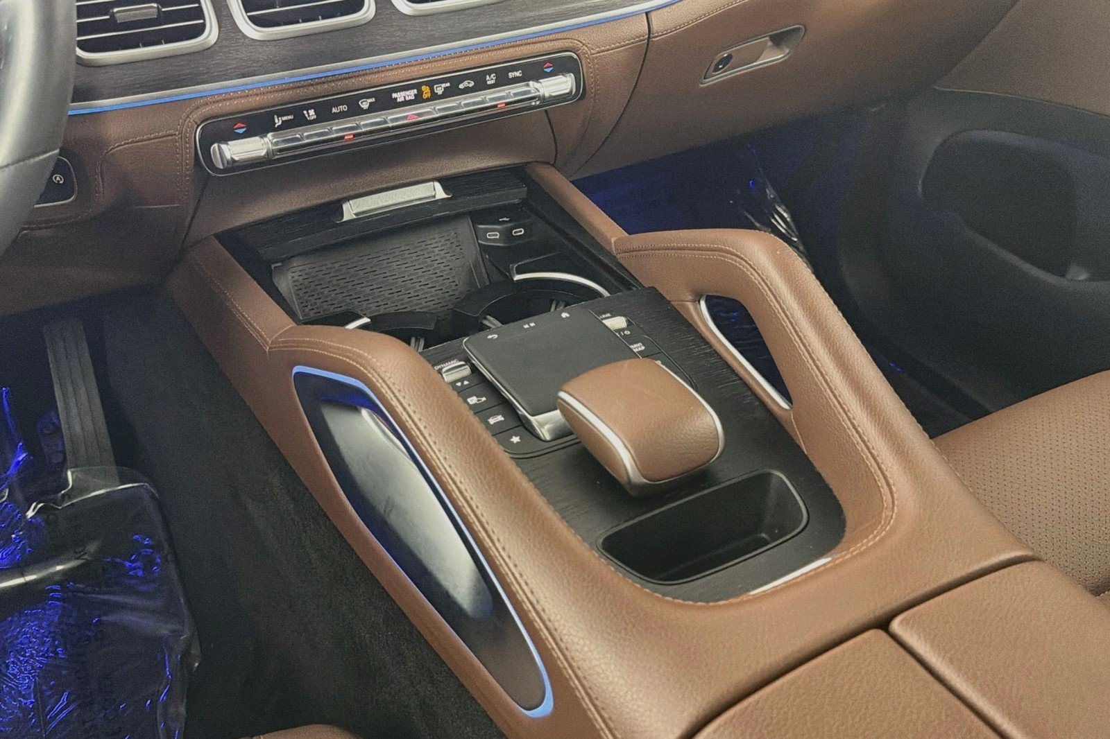 Certified Used 2024 Polar White Mercedes-Benz 450 image 6